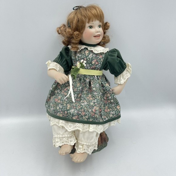 VNT Georgetown Collection Caitlyn Doll & Sitting Stump A Song In My Heart - Picture 1 of 16
